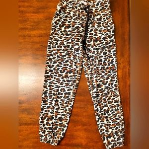 Lou & Grey Leopard Joggers